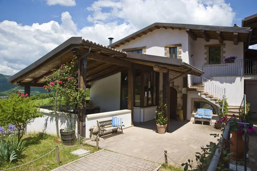 Agriturismo Valle Tezze Cascia Exteriör bild