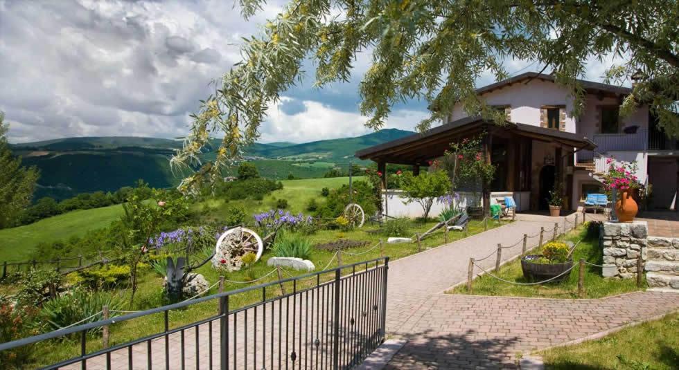 Agriturismo Valle Tezze Cascia Exteriör bild