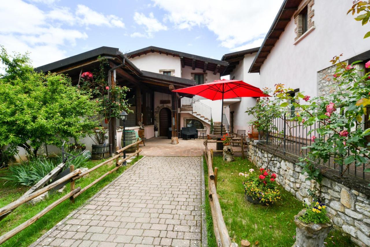 Agriturismo Valle Tezze Cascia Exteriör bild