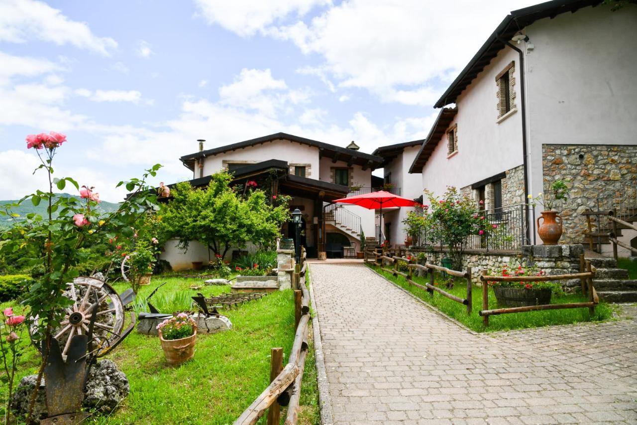 Agriturismo Valle Tezze Cascia Exteriör bild